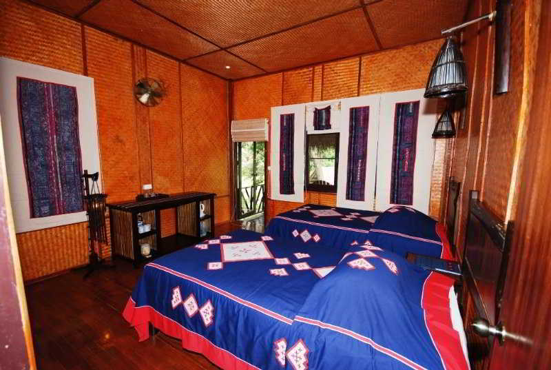 Lodge Hmong Hilltribe *