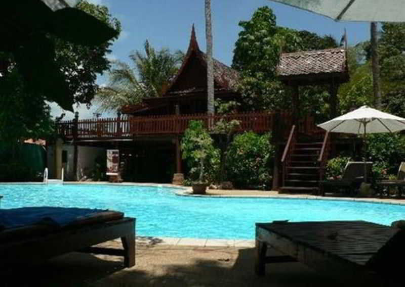 Resort Harry's 3*