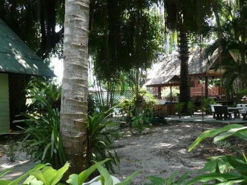 Harry's Resort