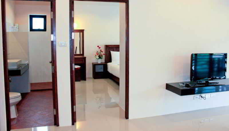 Hathai Hotel 3*