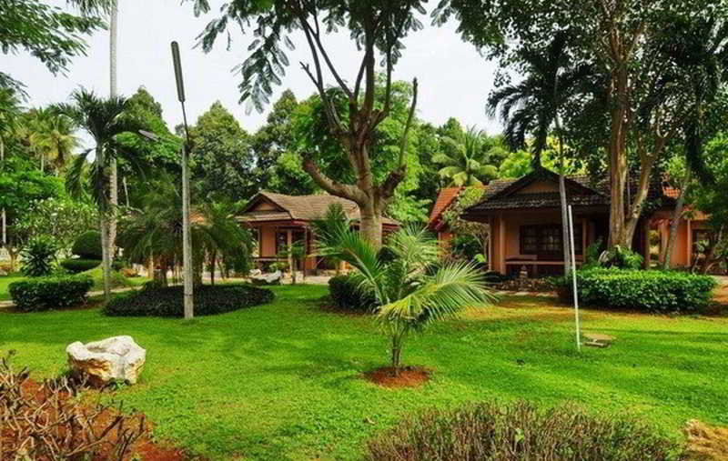 Hotel Alongkot Khanom