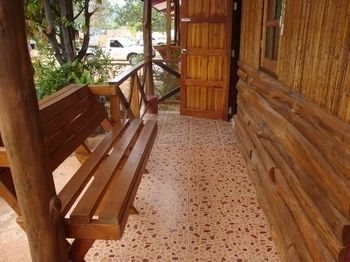 Hut Chaolao Hotel