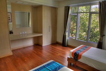 Blue Lagoon Hua Hin Resort 5*