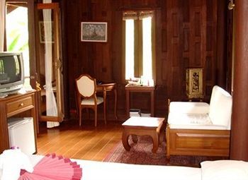 Resort Petchvarin And Kaeng Krachan
