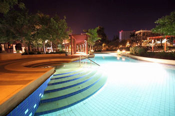 Boathouse Hua Hin 4*