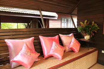 Heuan Parittapa Lanna Baan Tawai Hotel 3*