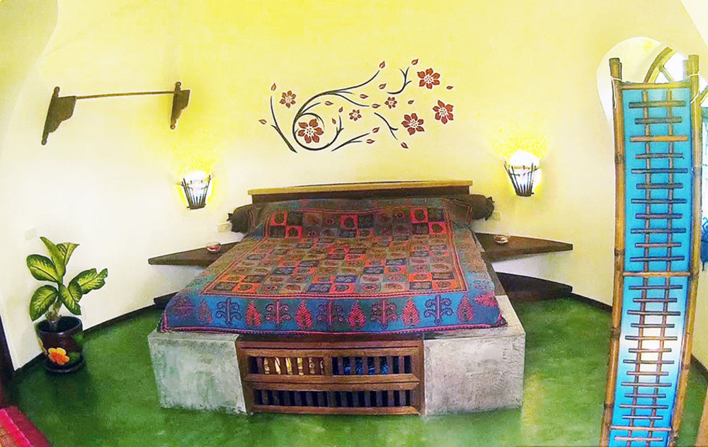 Hotel Flower Power Village 2*