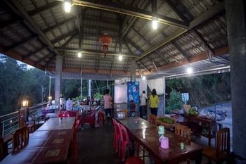 Hotel Phumaketawan 2*