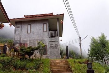 Phumaketawan Hotel 2*
