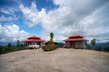 Phumaketawan Hotel 2*