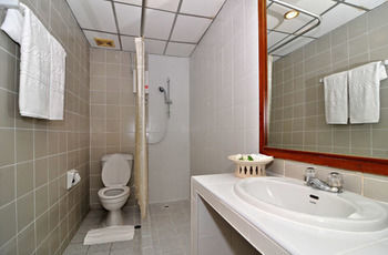 Hotel Thavorn 2*