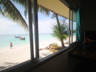 Lipe Resort Hotel