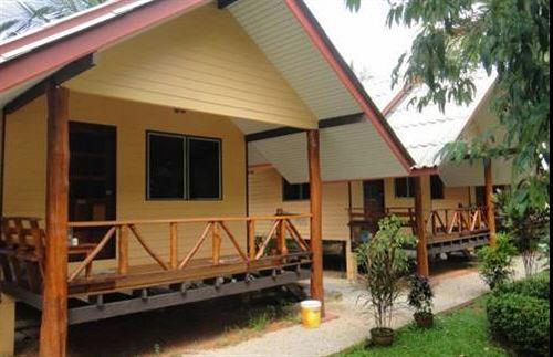 Baan Tai Rom Yen