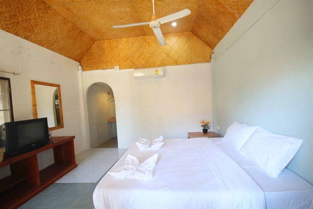 Lipe Resort Hotel 3*