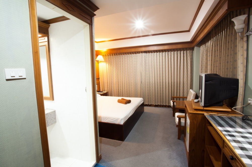 Hotel Imperial Sakon 3*
