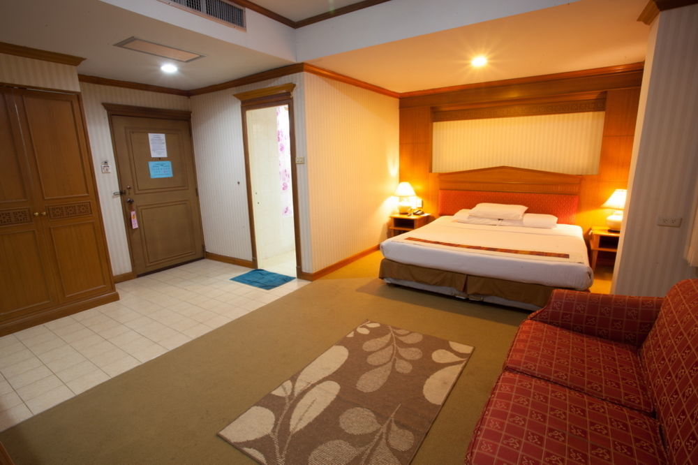 Imperial Sakon Hotel 3*