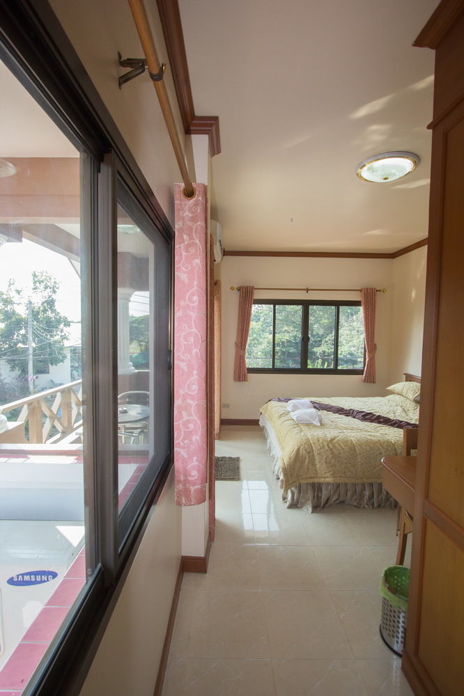 Donchai House Guest House& Cafe Pensão