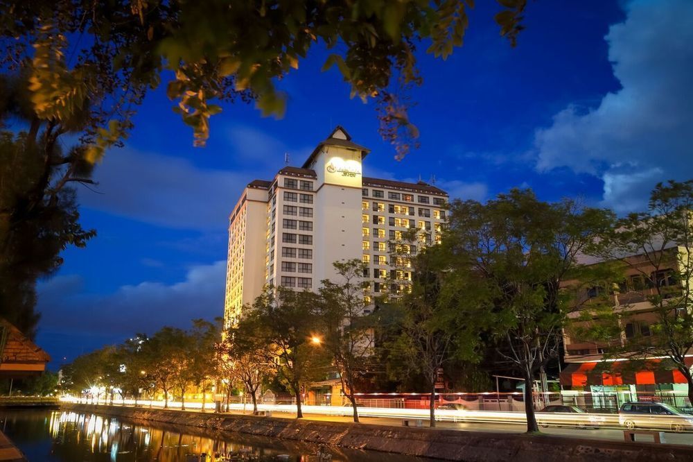 Amora Thapae Hotel