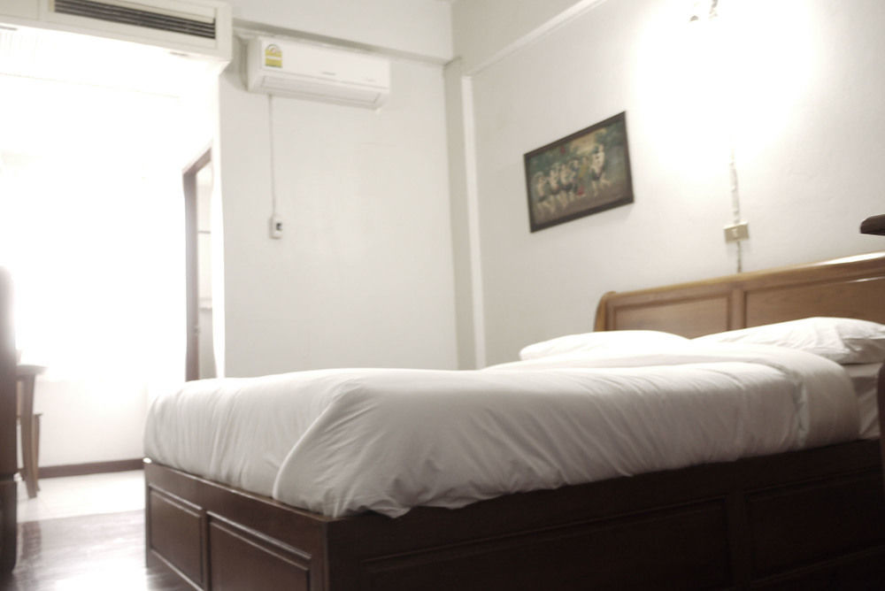 Wiriya House Hostel