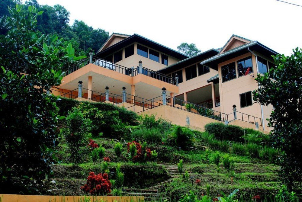 Pong Yang Farm And Mae Rim