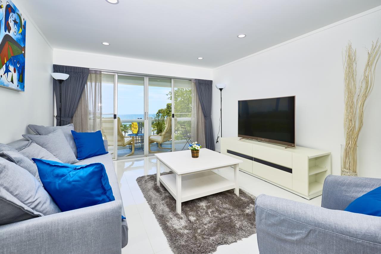 Apartment Luxurious On Road