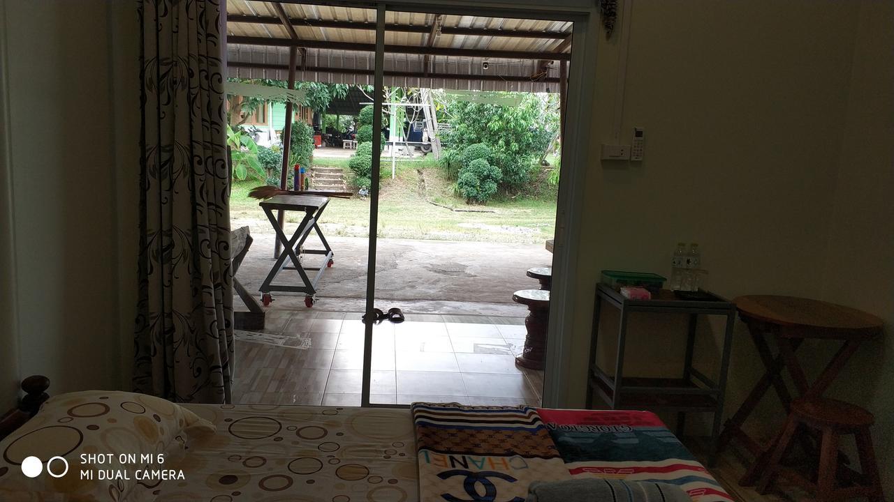 Baan Pak Phutawan Guest house
