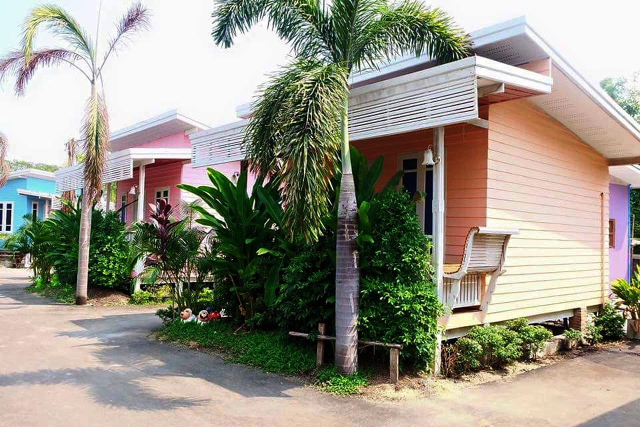 Suphan Wanwarn Guest house Suphan Buri