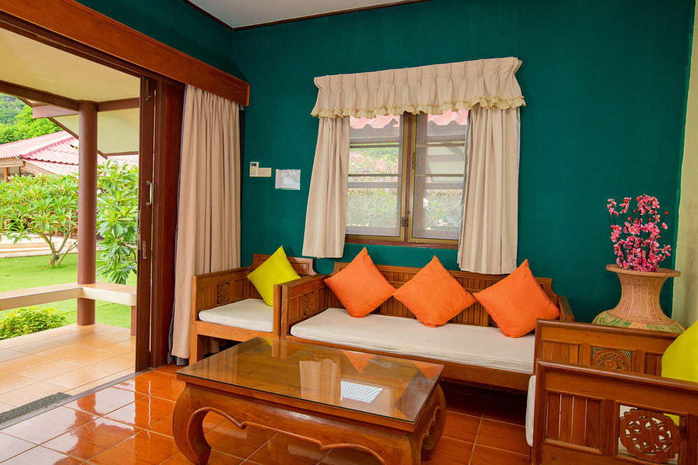 Sunset Beach Club & Spa Resort 4*