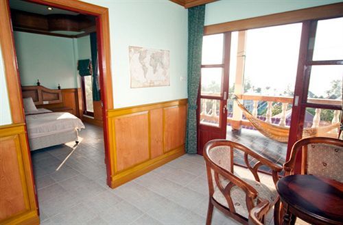 Haad Yao Resort *