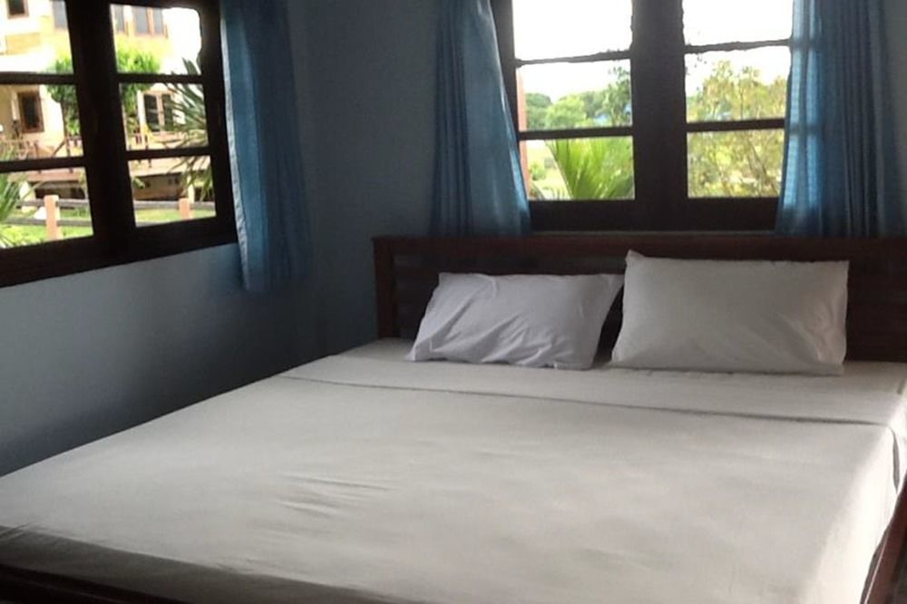 Khao Yai Wanalee And 3*