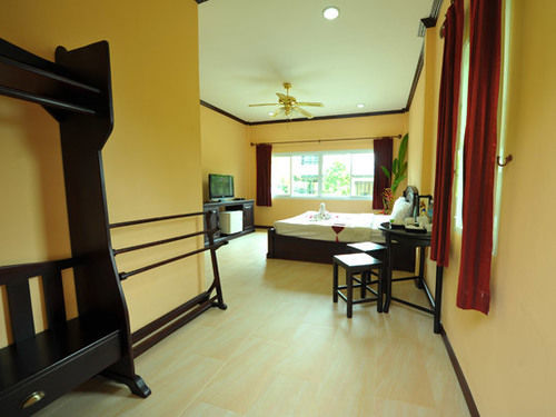 Baan Faa Talaychan Resort Chao Lao Beach