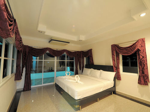 Baan Faa Talaychan Resort