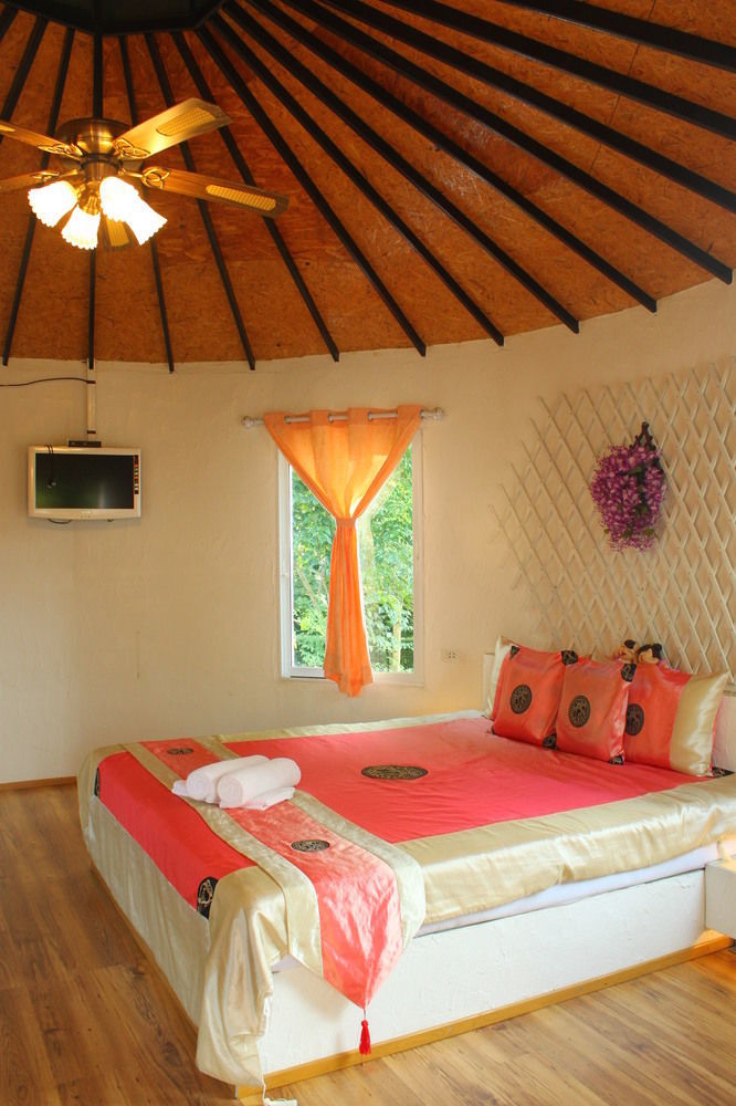 The Happiness Hotel 3*