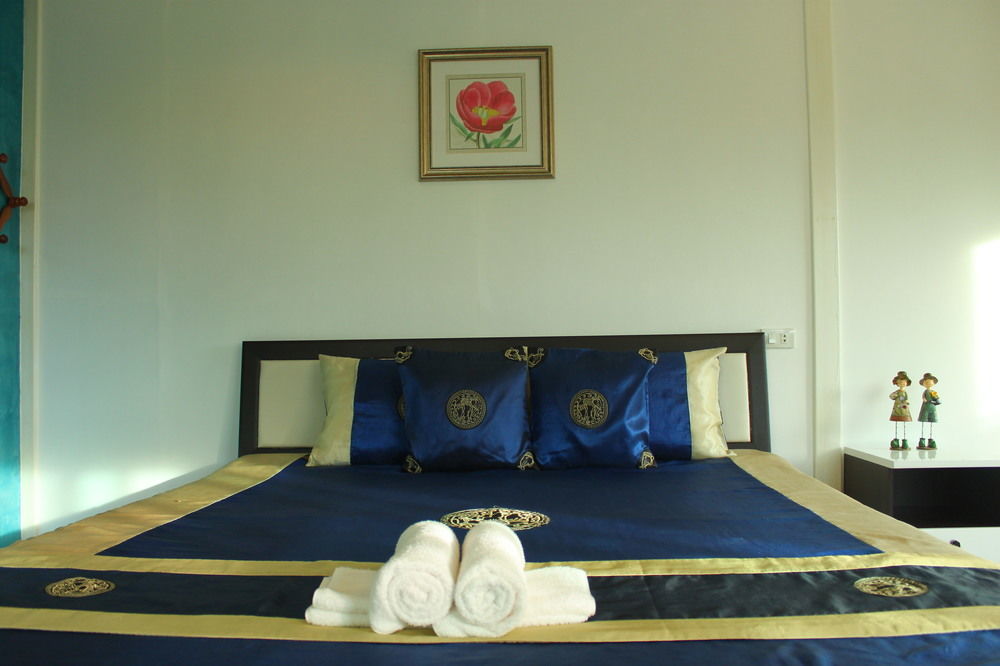 Hotel The Happiness