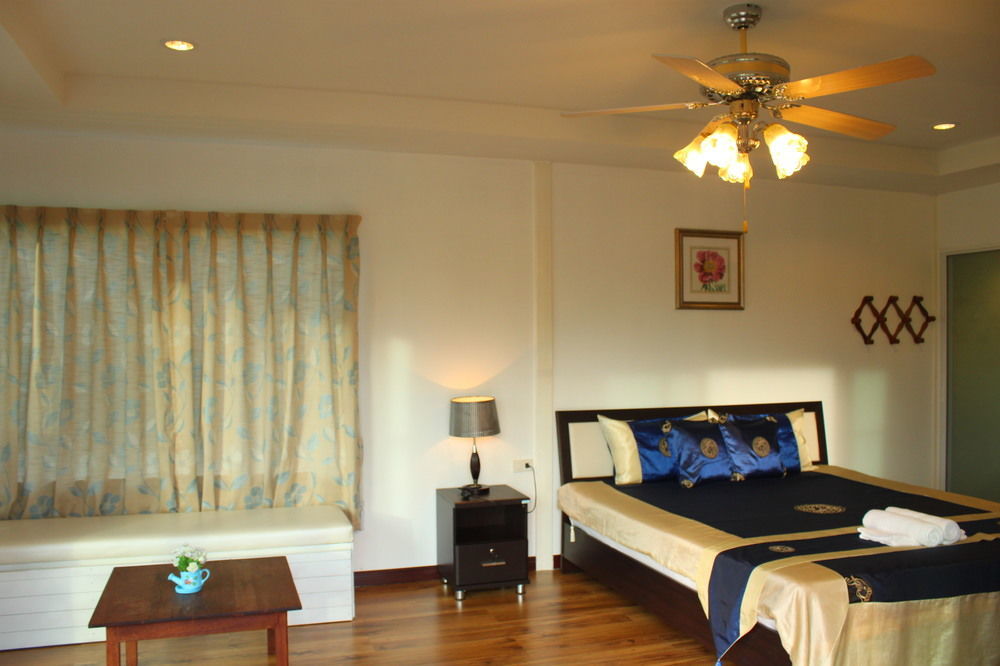 Hotel The Happiness 3*