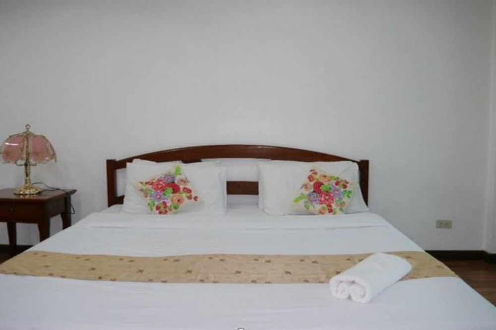 Hotel Baan Suan Khun Ta And Golf