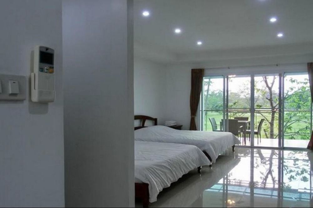 Baan Suan Khun Ta And Golf Hotel