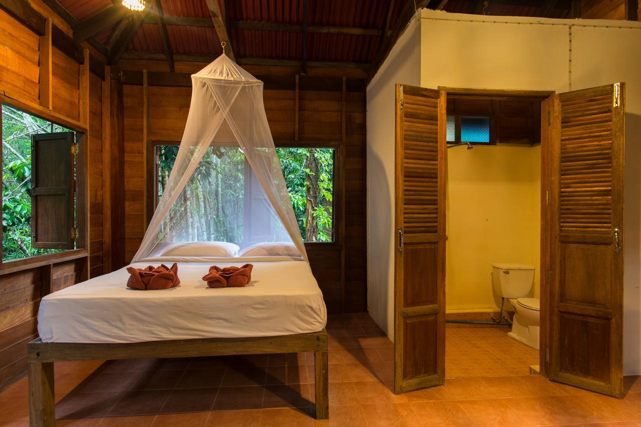 Resort Art's Riverview Khao Sok National Park