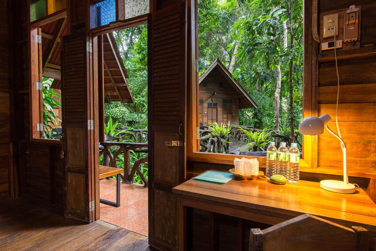 Art's Riverview Khao Sok National Park