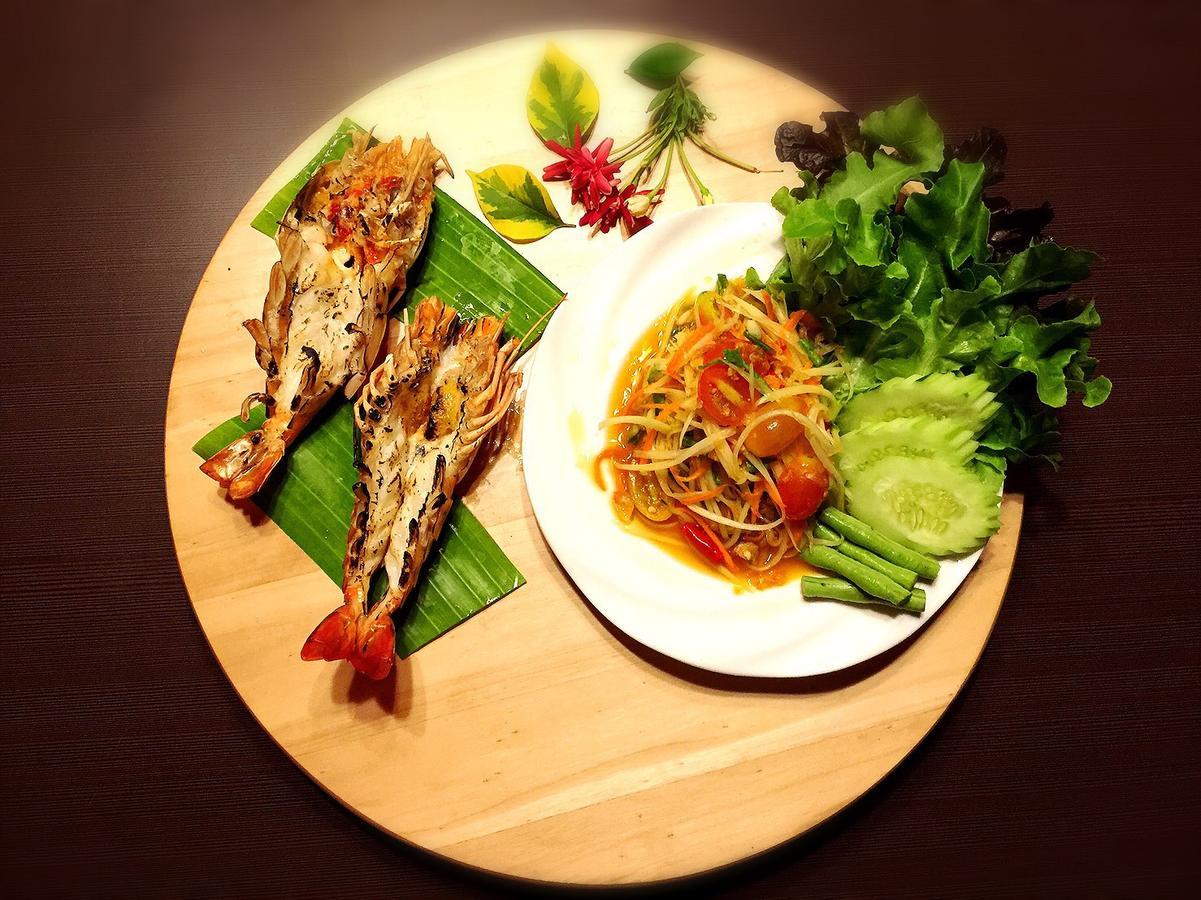 Resort Ruean Thai Nai Bang By Pansak