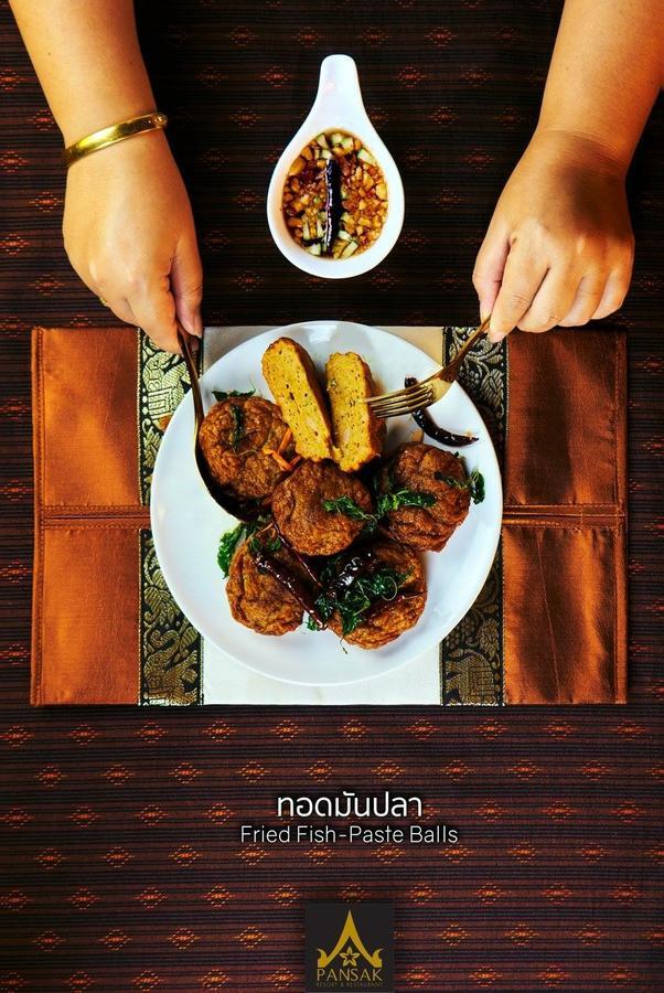 Resort Ruean Thai Nai Bang By Pansak