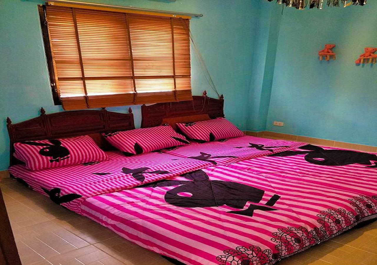 บ้านพักสัตหีบ Jk Marine House Guest house
