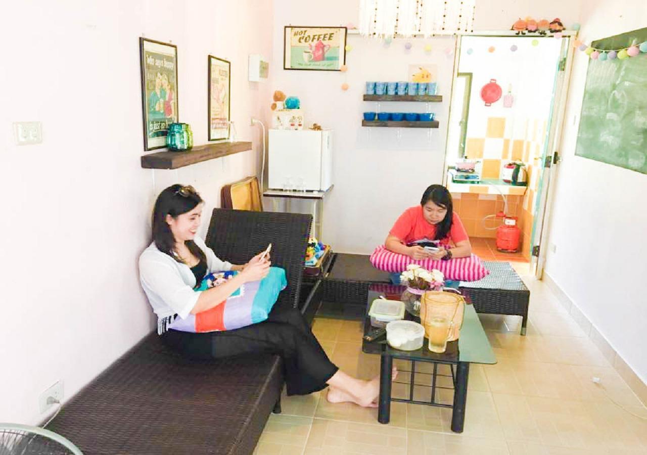 บ้านพักสัตหีบ Jk Marine House Guest house