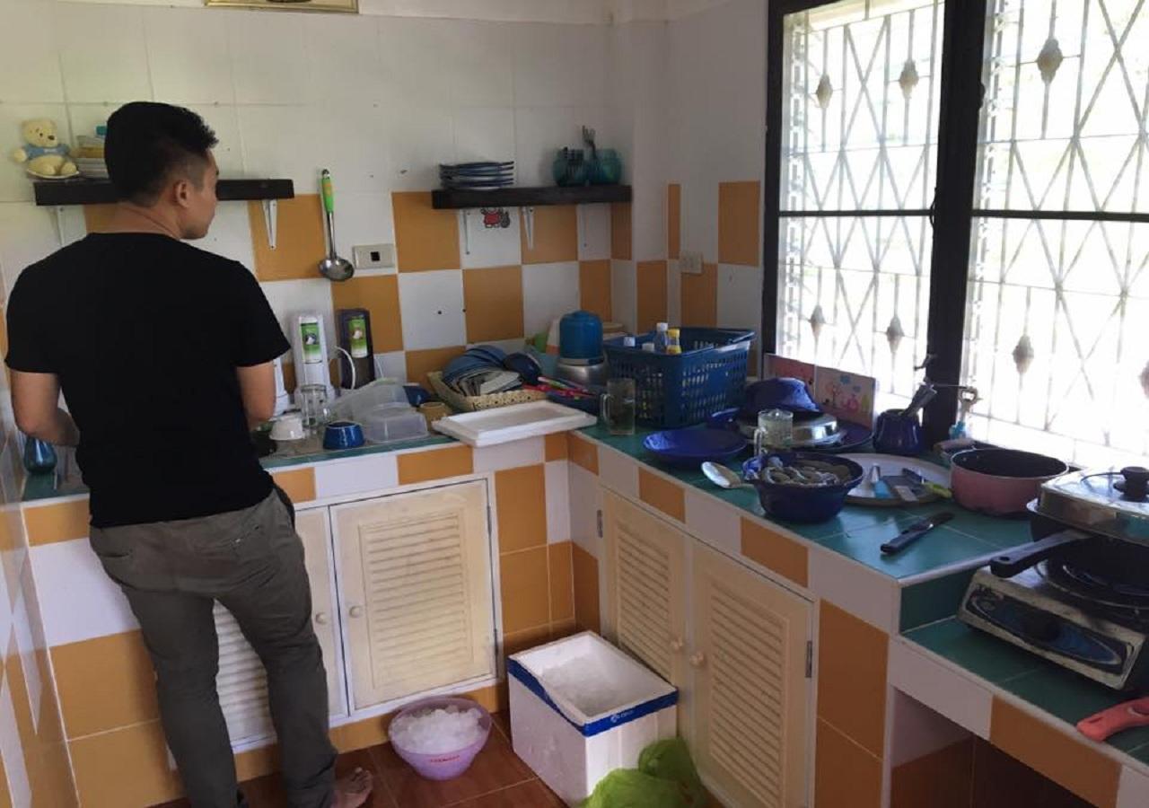 บ้านพักสัตหีบ Jk Marine House Guest house