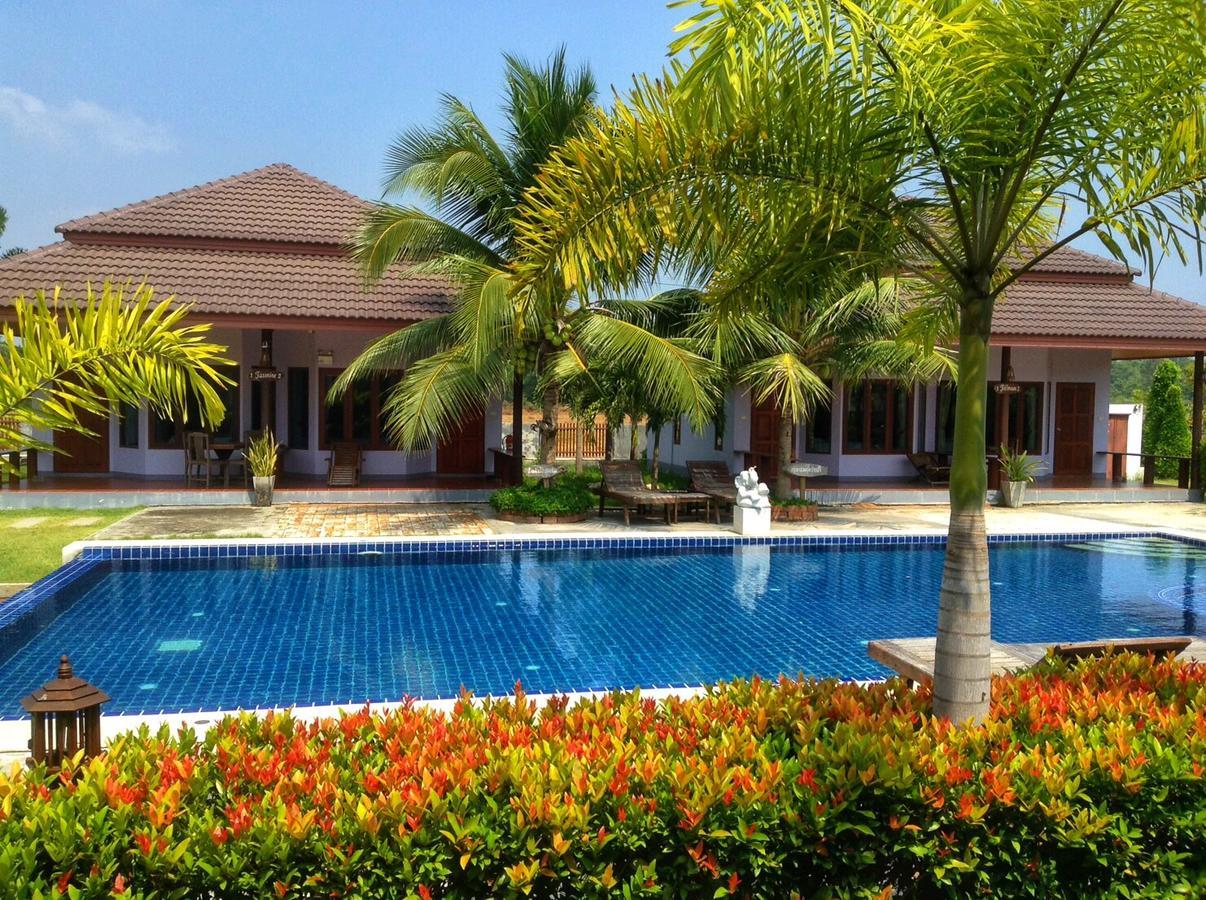 Waterside Pran Buri