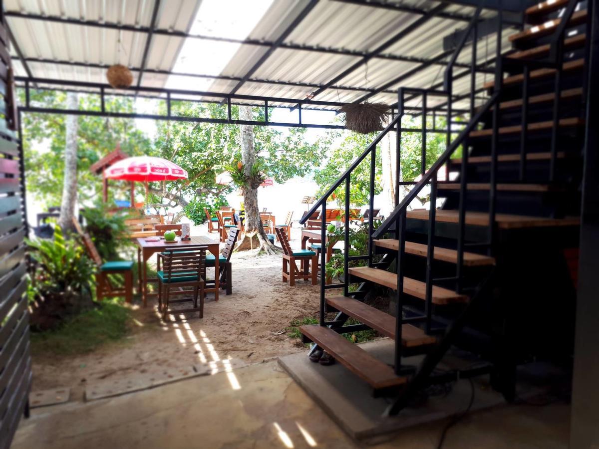 Klong Kloi Ban Bang Bao (Koh Chang)