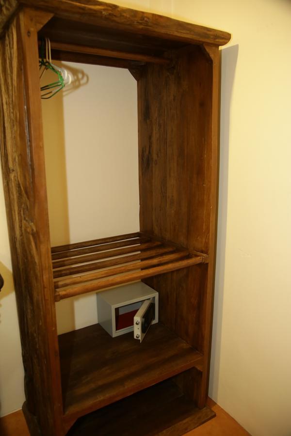 J.t. House Guest house