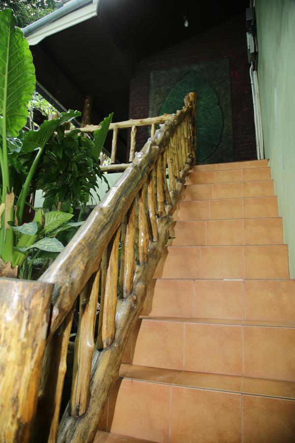 J.t. House Guest house