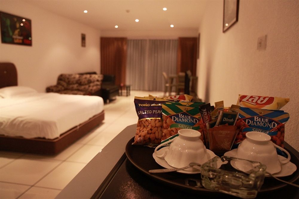 The Retreat 2*