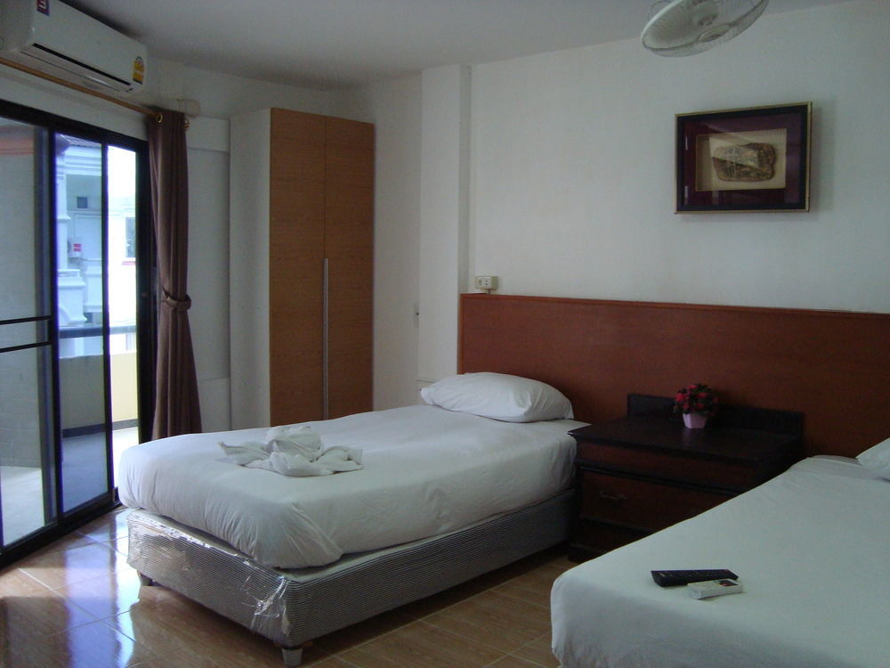 Hill Apartment *